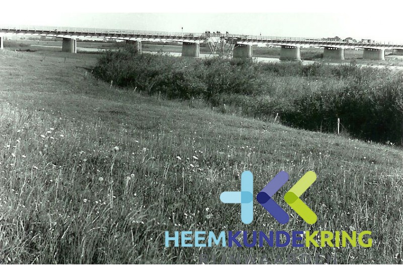 brug05 001 geprongen brug in 1940